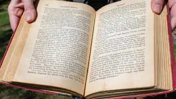 Após 105 anos, livro clássico é devolvido para biblioteca do Colorado
