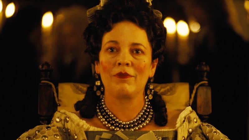 Olivia Colman como a rainha Ana em 'A Favorita' (2018) - Reprodução/Fox Searchlight Pictures