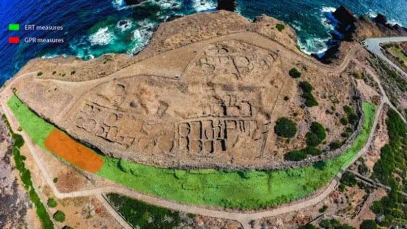 Vista aérea de Villaggio dei Faraglioni - Reprodução / INGV