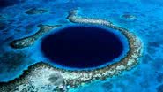 O 'Grande Buraco Azul', localizado no mar do Caribe - Foto por LovingOop pelo Wikimedia Commons