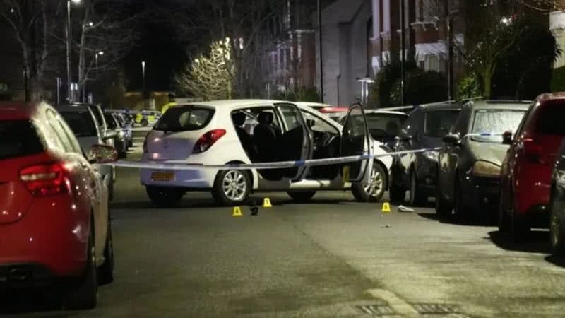 Carro deixado abandonado no local do ataque - Reprodução/X/@Gabi_Trimblett