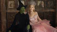 As personagens Elphaba e Glinda em novo filme sobre o musical 'Wicked' - Divulgação / Universal Pictures