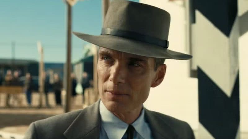 Cillian Murphy em cena como Oppenheimer - Divulgação