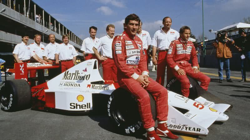 Ayrton Senna com sua McLaren na temporada de 1990 - Getty Images