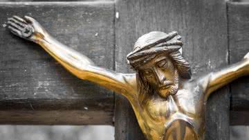 Imagem representando Jesus Cristo crucificado - Foto de Didgeman, via Pixabay