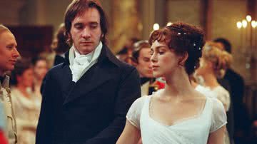 Mr. Darcy e Elizabeth Bennet em filme - Divulgação / Universal Pictures