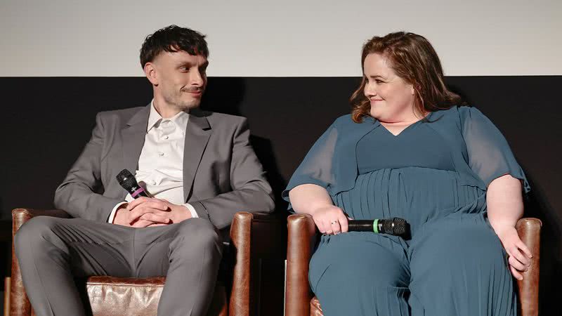 Richard Gaad e Jessica Gunning em entrevista - Getty Images