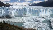 Geleira na Patagônia argentina - Foto por Lucag pelo Wikimedia Commons