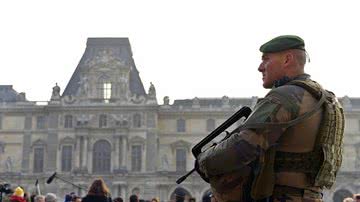 Polícia antiterrorista da França prende neonazista - Getty Images