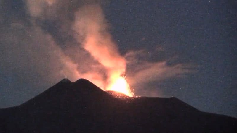 Erupção do vulcão Etna interrompe operações aéreas - Reprodução/National Institute of Geophysics and Volcanology Catania