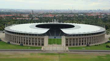 O Olympiastadion de Berlim - Rebecca Leisten via Wikimedia Commons