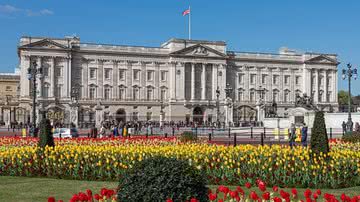 Palácio de Buckingham - Foto por Diliff pelo Wikimedia Commons