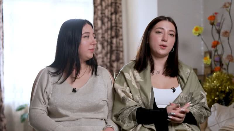 As jovens Elene e Anna - Divulgação/vídeo/Youtube/ABC News (Australia)