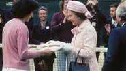 A rainha Elizabeth II durante o Wimbledon, em 1977 - Getty Images