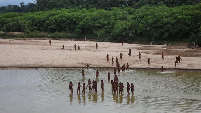 Membros da comunidade indígena Mashco Piro do Peru - Divulgação/Survival International