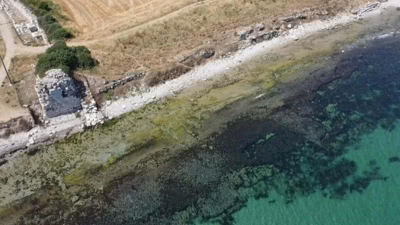 Fotografia aérea da área em que porto militar romano foi descoberto na Turquia - Divulgação/DHA