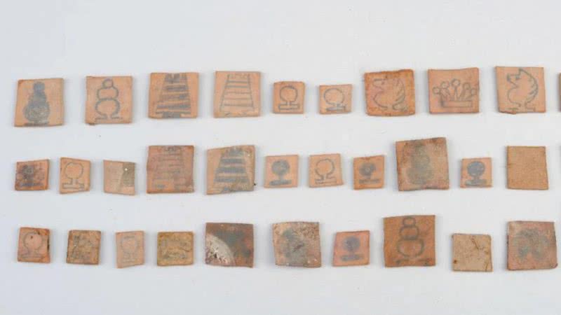 Peças de xadrez encontradas em Auschwitz - Auschwitz Museum