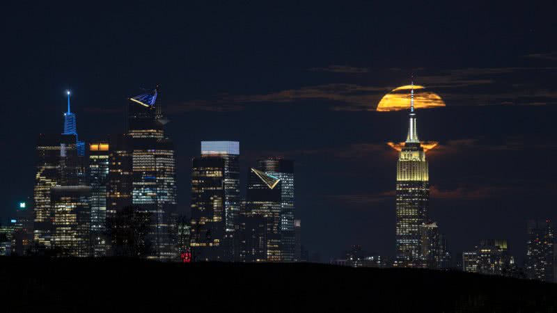 Fotografia tirada durante 'Lua do Esturjão' registrada em 2023 - Getty Images