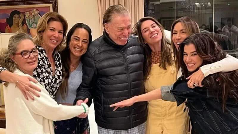 Silvio Santos ao lado de familiares - Arquivo pessoal