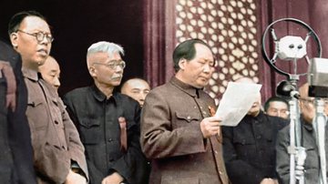 Mao Tsé-Tung proclama a criação da República Popular da China - Wikimedia Commons via Domínio Público