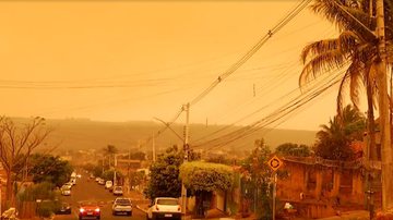 Jataí fica com céu laranja por poluição - Reprodução/TV Anhanguera