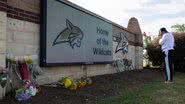 Imagem das homenagens na Apalachee High School - Getty Images