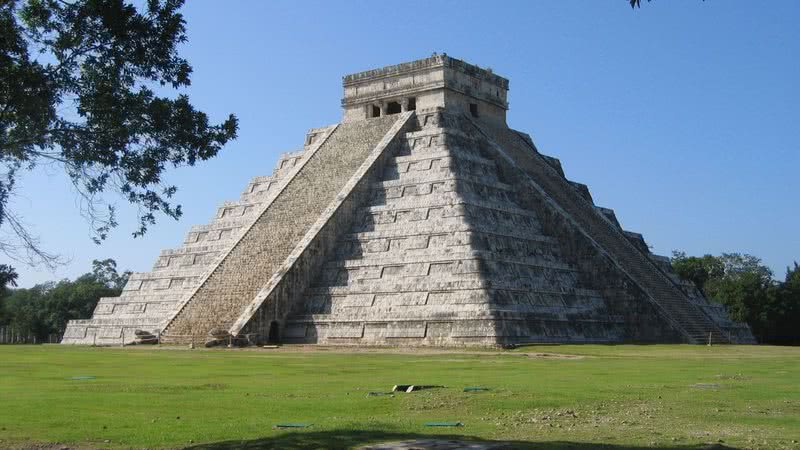 El Castillo, em Chichén Itzá - Wikimedia Commons / Raymond Ostertag