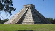 El Castillo, em Chichén Itzá - Wikimedia Commons / Raymond Ostertag