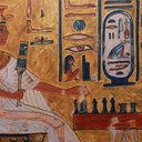 Representação de Nefertari jogando Senet em sua tumba - Foto por Jl FilpoC pelo Wikimedia Commons