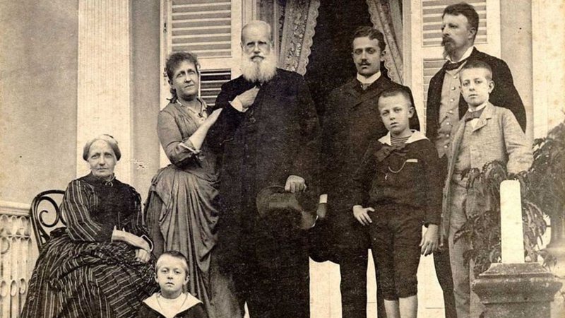 A família imperial brasileira em 1889 - Wikimedia Commons via Otto Hees