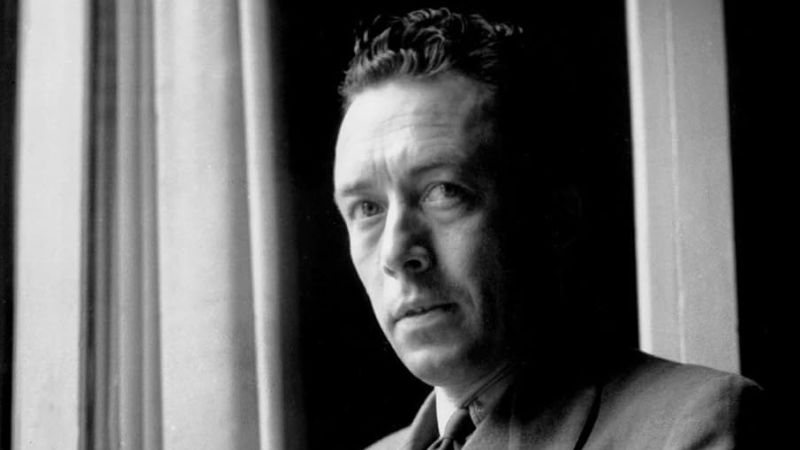 Explore as obras essenciais de Albert Camus, onde o absurdo da vida se entrelaça com a busca por significado e a condição humana - Créditos: Reprodução/Amazon