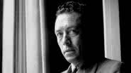 Explore as obras essenciais de Albert Camus, onde o absurdo da vida se entrelaça com a busca por significado e a condição humana - Créditos: Reprodução/Amazon