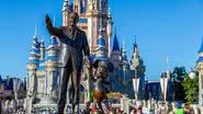 Estátua de Walt Disney e Mickey em parque - Wikimedia Commons