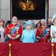 Princesa Beatrice em foto com a Família Real