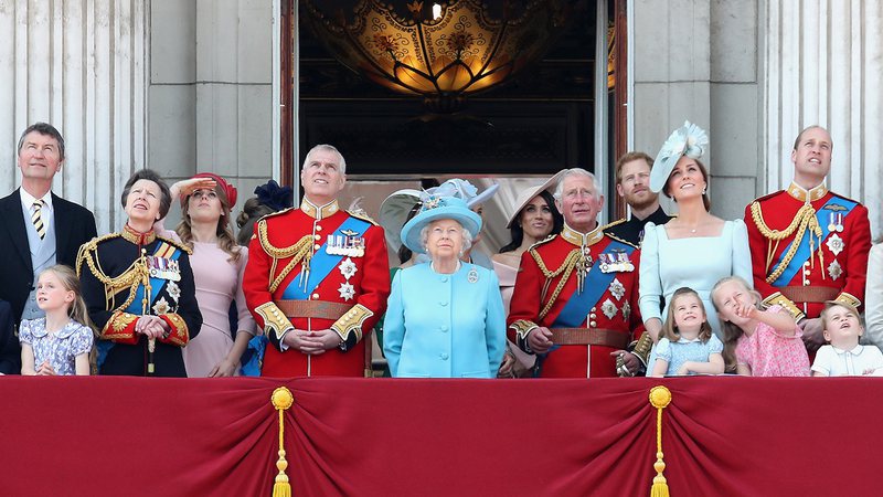 Princesa Beatrice em foto com a Família Real - Getty Images