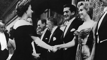 Elizabeth II e a atriz Marilyn Monroe - Getty Images