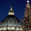 Abeto gigante na Praça de São Pedro, no Vaticano, em dezembro de 2016