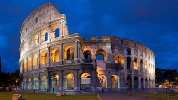 Coliseu em Roma, na Itália - Foto por Diliff pelo Wikimedia Commons