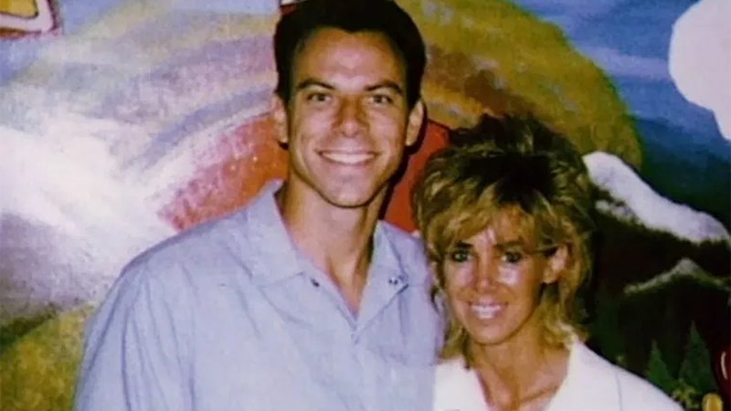 Erik Menendez ao lado da esposa, Tammi, em foto antiga - Arquivo Pessoal