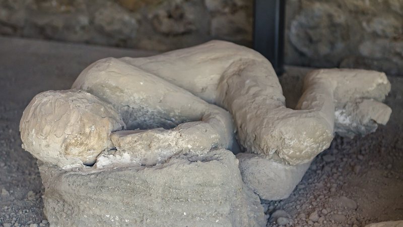 Molde de gesso de um homem em seus últimos momentos - Getty Images