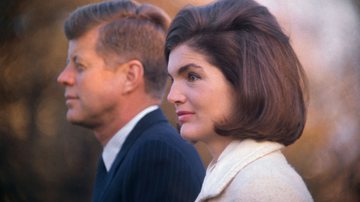 JFK ao lado de sua esposa, Jackie - Getty Images