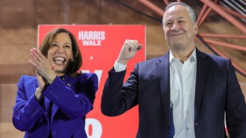 Kamala Harris ao lado do marido, Doug Emhoff - Getty Images