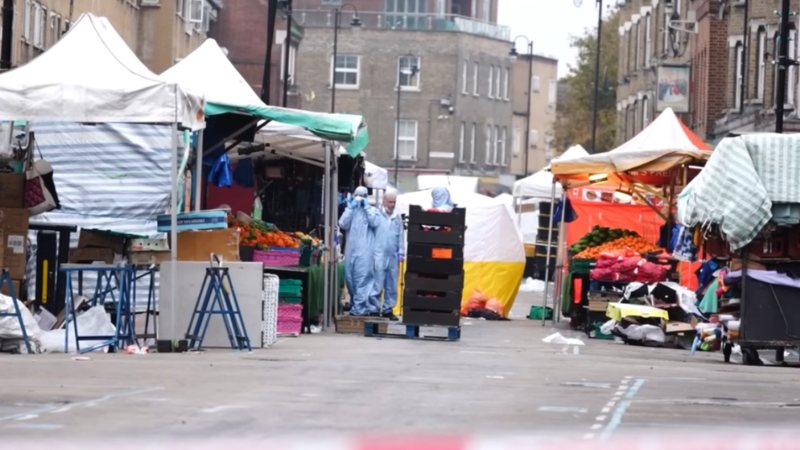 Mercado East Street, em Londres, onde ocorreu o ataque - Reprodução/Vídeo/YouTube/@EveningStandard