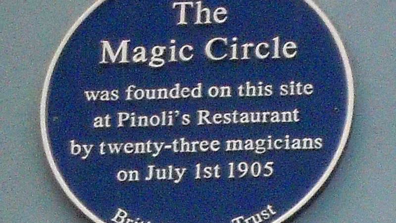 Placa de fundação da Magic Circle - Wikimedia Commons