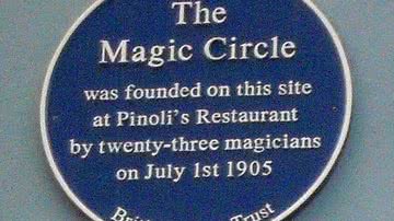 Placa de fundação da Magic Circle - Wikimedia Commons