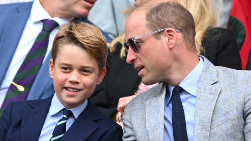 O príncipe George ao lado do pai, o príncipe William - Getty Images