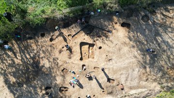 Fotografia de sítio arqueológico descoberto na República Tcheca - Divulgação/Centro Arqueológico de Olomouc