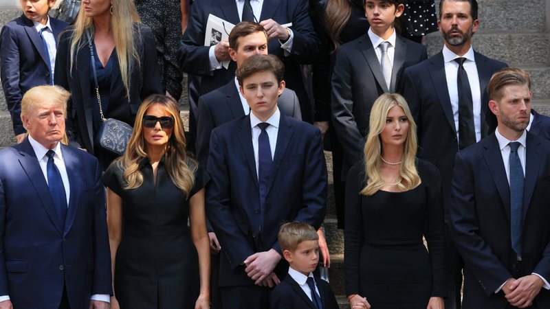 Donald Trump ao lado de familiares - Getty Images