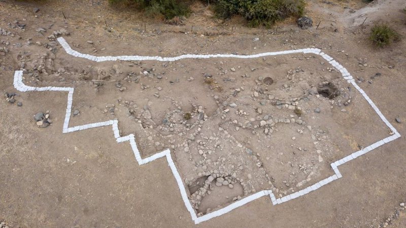 Fotografia aérea de estruturas em sítio arqueológico - Naftali Hilger