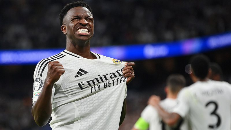 Vinícius Júnior vestindo a camisa do Real Madrid - Getty Images